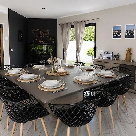 12 Personnes Avec Piscine, Jacuzzi Et Sauna Pres De Cognac Villa Merpins