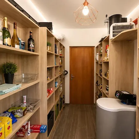 Villa 12 Personnes Avec Piscine, Jacuzzi Et Sauna Pres De Cognac