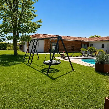 Villa 12 Personnes Avec Piscine, Jacuzzi Et Sauna Pres De Cognac