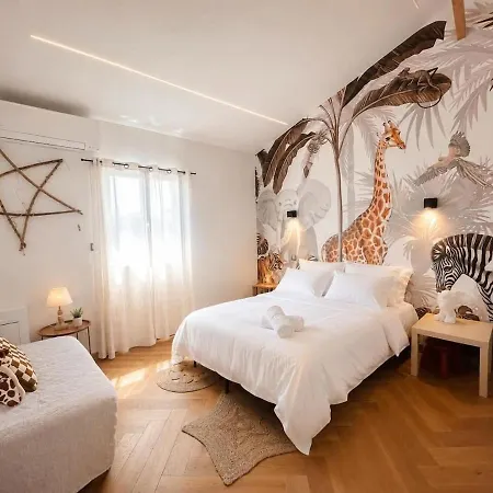 12 Personnes Avec Piscine, Jacuzzi Et Sauna Pres De Cognac Merpins