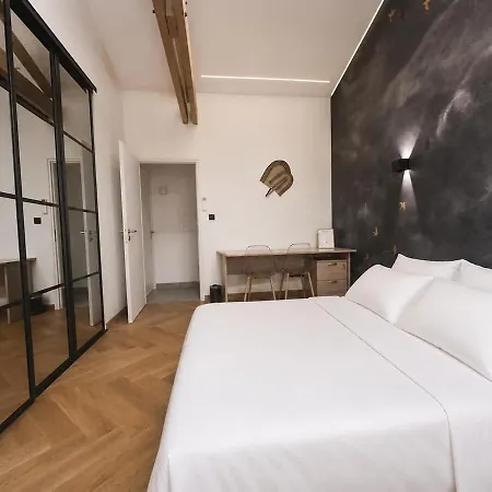 12 Personnes Avec Piscine, Jacuzzi Et Sauna Pres De Cognac * Merpins