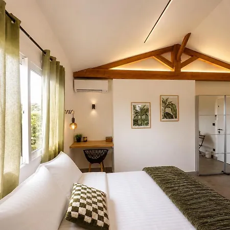 12 Personnes Avec Piscine, Jacuzzi Et Sauna Pres De Cognac