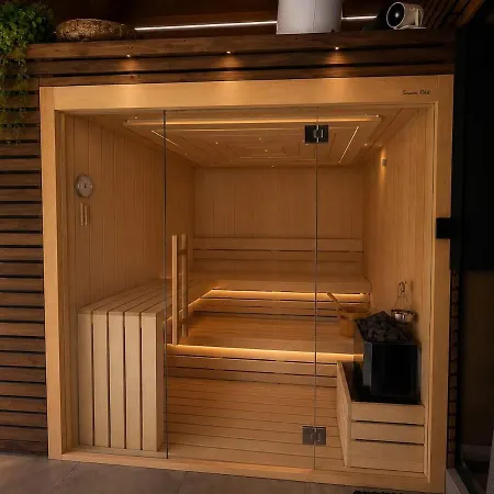 12 Personnes Avec Piscine, Jacuzzi Et Sauna Pres De Cognac *